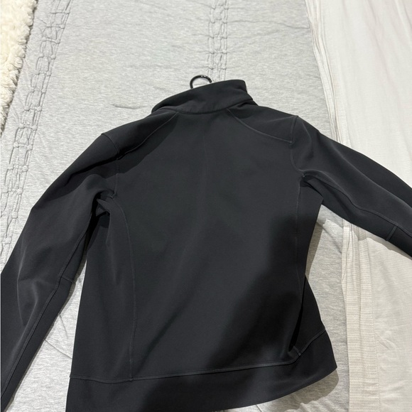Lululemon Sojourn Jacket - Picture 2 of 6